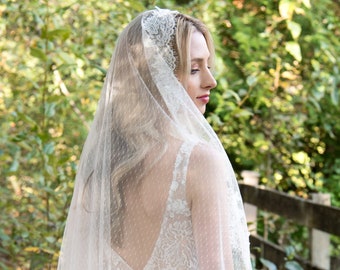 wedding veil, bridal veil, mantilla veil, elbow length veil, alencon lace veil, wedding veil light ivory