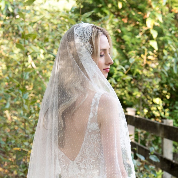 wedding veil, bridal veil, mantilla veil, elbow length veil, alencon lace veil, wedding veil light ivory
