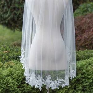 Wedding veil, bridal veil, wedding veil ivory, wedding veil lace, lace bridal veil, elbow length, fingertip length