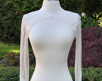 Topper de robe de mariée avec dos troué et manches longues, boléro de mariage, boléro en dentelle, veste de mariage, boléro de mariée