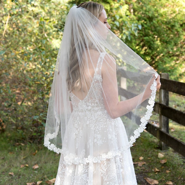 Wedding veil, bridal veil, wedding veil ivory, wedding veil lace trim, venice lace veil