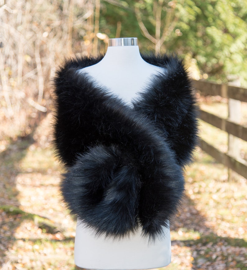 Black faux fur bridal wrap, wedding faux fur shawl, faux fur stole, bridal cape, black wedding wrap B005-Black image 6