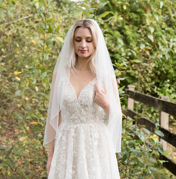 Light Ivory Wedding Veil with Pencil Edge, Bridal Illusion Tulle