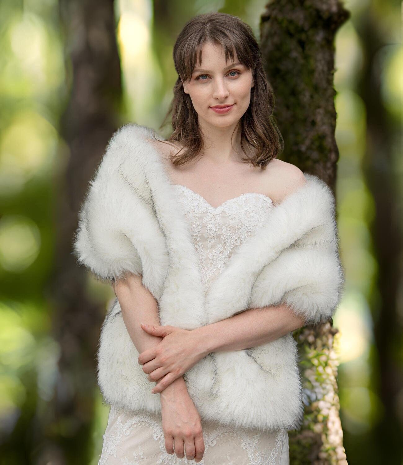 White faux fur wrap B005-white-darker-tips