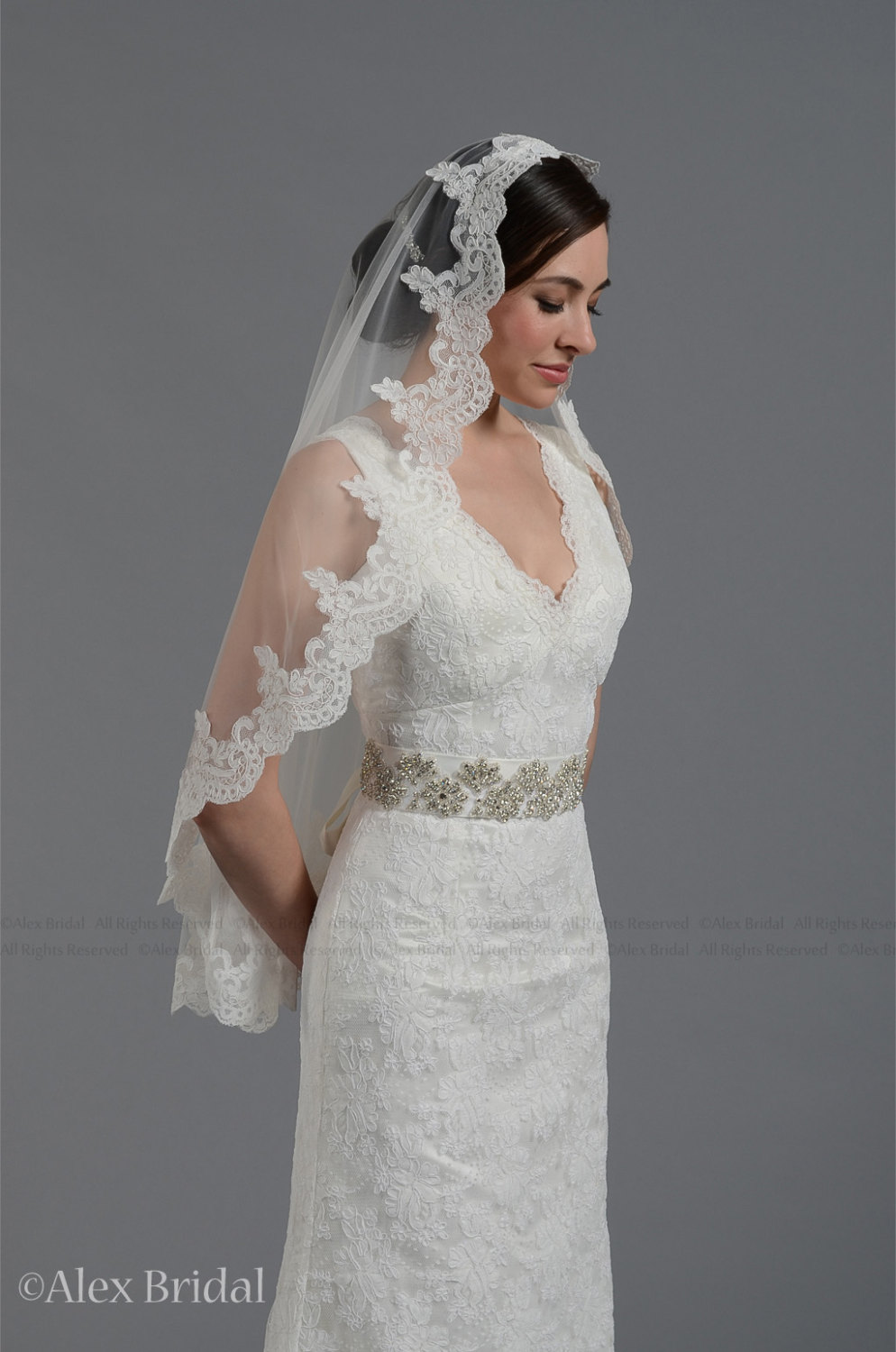 Women Bridal Wedding Veil Fingertip Length Church Mantilla Headpiece with Comb Women Bridal Wedding Veil Fingertip Length Church Mantilla Headpiece with Comb