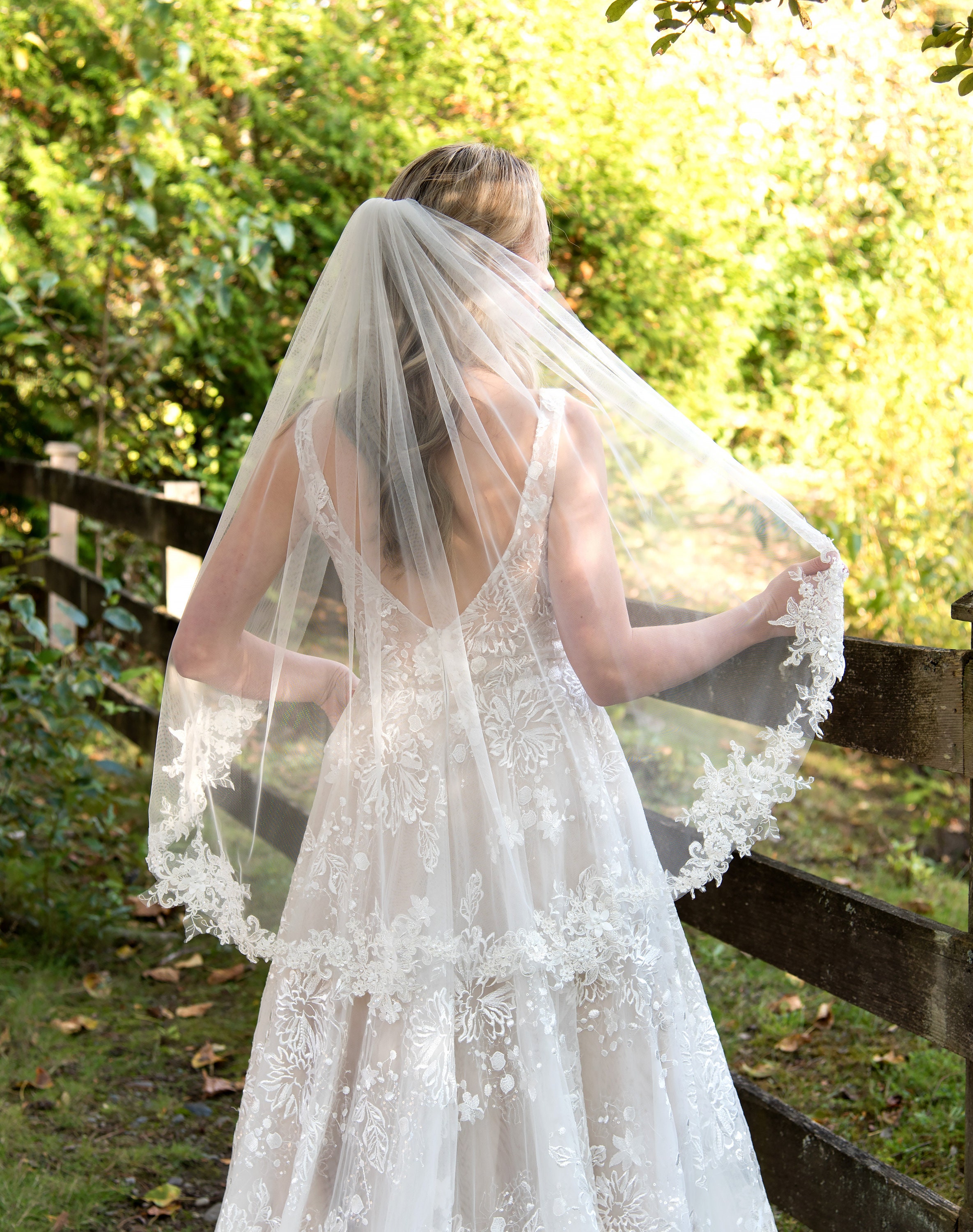 TulleLux Bridal Crowns & Accessories Glitter Sequins Gold Lace 1 Tier Cathedral Bridal Wedding Veil with Comb