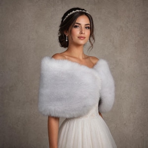 Light Gray Faux Fur Bridal Wrap: Fleece Lined Wedding Stole