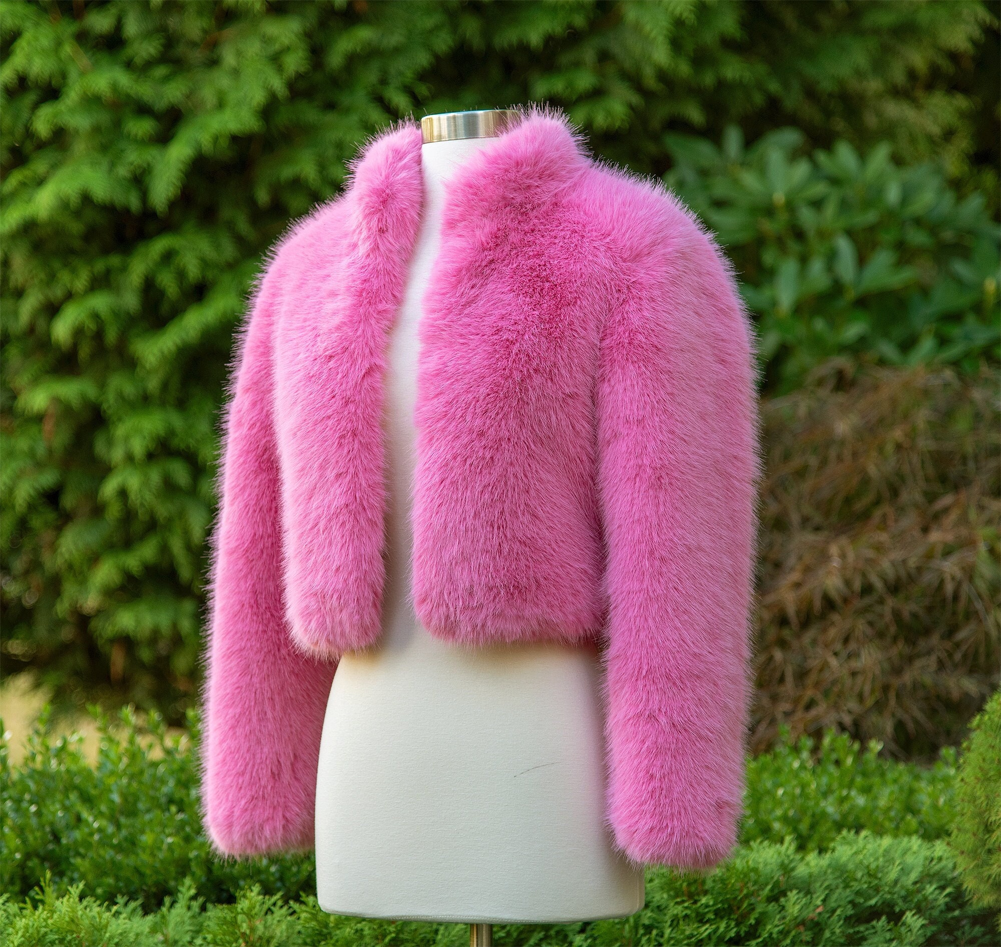 Pink Faux Fur Fox Tissavel, Fuchsia Fur as Real, Hot Pink Long Pile, Pink  Fox, Pink Fur Fabric, Luxury Crimson Faux Fur Full Metre100x150 