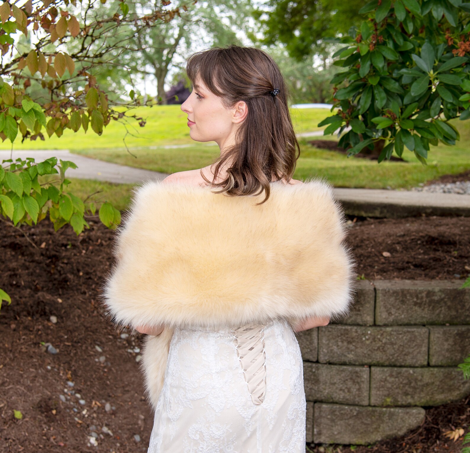 faux fur shawl champagne