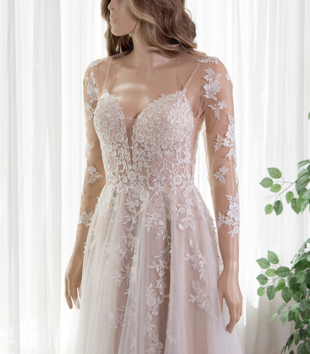 新品★ UND LACE BOLERO LAYERED DRESS Add Long Sleeves to Your Dress Without Sewing Skin Colored Tulle