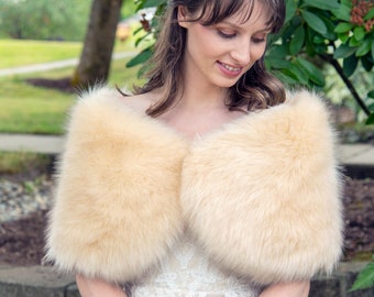 Champagne faux fur bridal wrap, wedding faux fur shawl, faux fur bridal stole, faux fur cape B012-Champagne