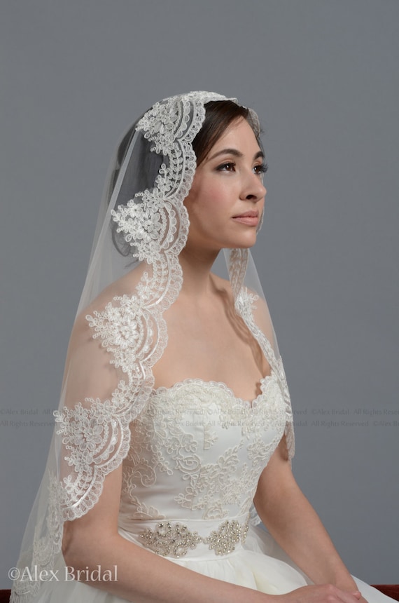 Wedding Veil, Bridal Veil, Mantilla Veil, Elbow Length Veil, Alencon Lace  Veil, Wedding Veil Ivory, Fingertip Length Veil -  Hong Kong