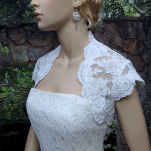 Wedding bolero, lace bolero, wedding jacket, bridal bolero, white lace bolero, cap sleeve, keyhole back, alencon lace image 2