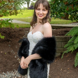 Black faux fur bridal wrap, wedding faux fur shawl, faux fur stole, bridal cape, black wedding wrap B005-Black image 4