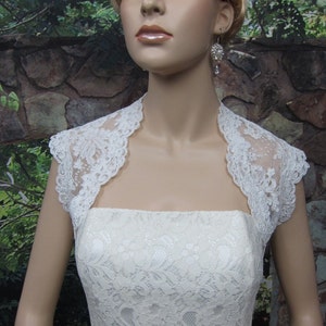 Bridal bolero, lace bolero, wedding jacket, bolero jacket, wedding bolero, keyhole back, ivory alencon lace bolero image 3