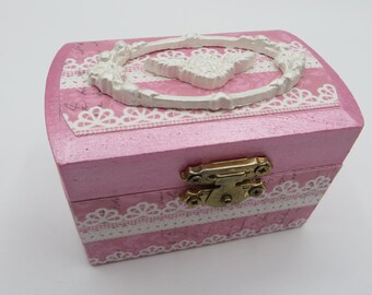Vintage Valentine's Day Candy Box , Heart Shaped Box, Vintage Valentine  Decor , Gift for Her 