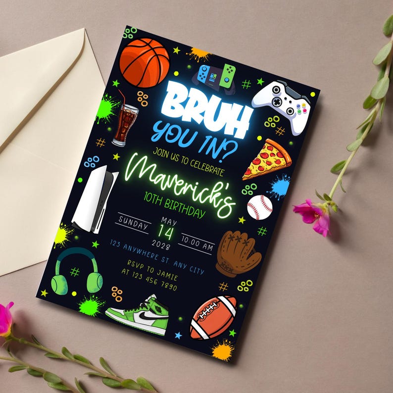 K&ouml;nnte beinhalten: Schwarze Einladungskarte mit neongr&uuml;nen und wei&szlig;en Texten. Die Karte zeigt Illustrationen eines Basketballs, eines Pizzast&uuml;cks und eines Videospiel-Controllers. Der Text lautet "BRUH YOU IN?" und "Maverick's 10. Geburtstag."