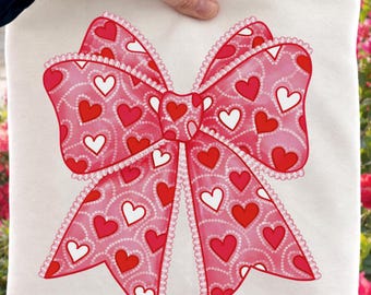 Kokarda w kształcie serca PNG, różowa wstążka walentynkowa (pobieranie cyfrowe)