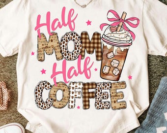 Retro Half Mom half Coffee PNG: Design de laço Pink Coquette (Download Digital)