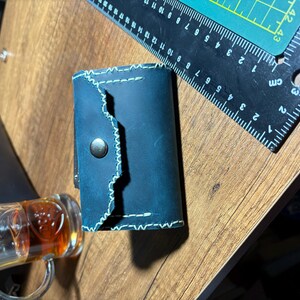 カードホルダー レザーアコーディオンスタイル、スナップ留め、カード10枚収納可能、男性にも女性にも最適なパーソナライズギフト