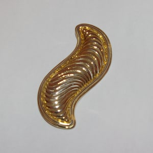 Vintage Gold Tone Swirl Brooch 1980's image 1