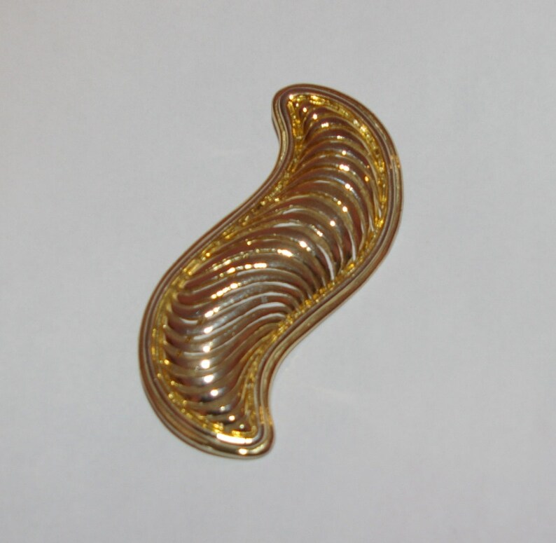 Vintage Gold Tone Swirl Brooch 1980's image 1