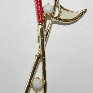 Vintage  Golf Club Brooch Signed Gerry's   1970's 1980's