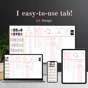 Op de afbeelding: Een digitale spreadsheet weergegeven op een laptop, tablet, smartphone en monitor. De spreadsheet heeft een roze en wit kleurenschema met gegevensdiagrammen en boekpictogrammen. De tekst "1 easy-to-use tab! (+ Setup)" staat bovenaan.