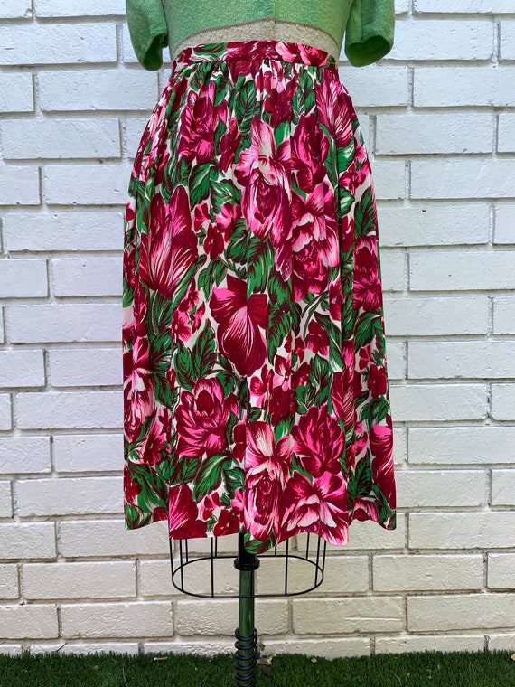 Vintage 1940s Rayon Jersey Dayglo Floral Print Sw… - image 5