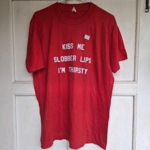 VINTAGE jaren 70 Saying Kiss Me Slober Lips Viltletters
