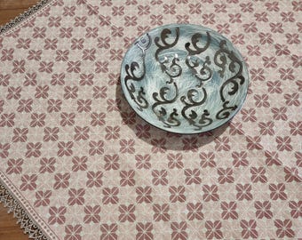 Handgemaakt tafelkleed met borduursel | Aanpasbaar, uniek decor voor eetkamer, speciale evenementen en geschenken