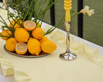 Camino de mesa amarillo mantequilla / Camino de mesa con volantes - 85 % algodón / Decoración rústica de boda estilo bohemio / Decoración de mesa natural hecha a mano