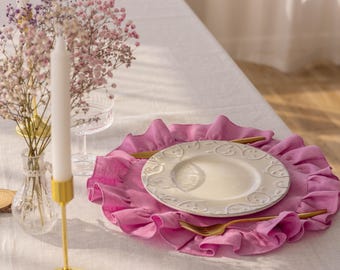 Mantel individual de lino con volantes: decoración redonda de mesa rústica