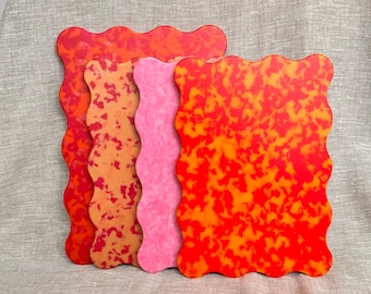 Recycled Wavy Chopping Board: Colourful Designer Sustainable Serveware Tableware