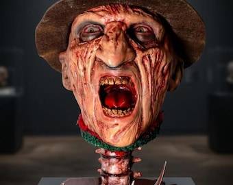 RELICS: The Last Cut - Freddy Krueger II | 3D Horror Bust Blood Pool Base & Removable Hat | The Frame Beyond
