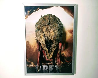 Prey Wall Sculpture – Nightmares in Frame – Predator Inspired Horror – 3D Framed Creature – Hand Painted Piece – Sci-Fi Collector Decor