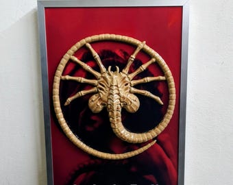 Alien Xenomorph 3D Wall Art – Hand Painted Horror Frame – Nightmare in Frame – Handmade Sci-Fi Decor – Unique Slasher Collectible