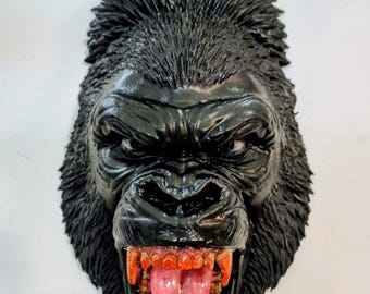 Roaring Gorilla 3D Wall Art | Apex Predator Hand Painted 3D Relief Jungle Animal Wall Decor Studio Office Gift 35x20cm