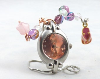 Mini clock to fit any nook or please a beachgoer or star gazer who likes pink and bling and whimsy.