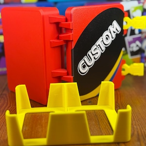 Caixa de jogo de cartas impressa em 3D personalizável – Seu design, suas cores, seu jeito! (Cartas não incluídas)