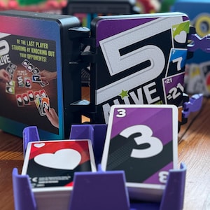 Caja de juego de cartas 5 Alive personalizada, impresa en 3D y UV: estuche de almacenamiento seguro con cierre a presión (tarjetas no incluidas)