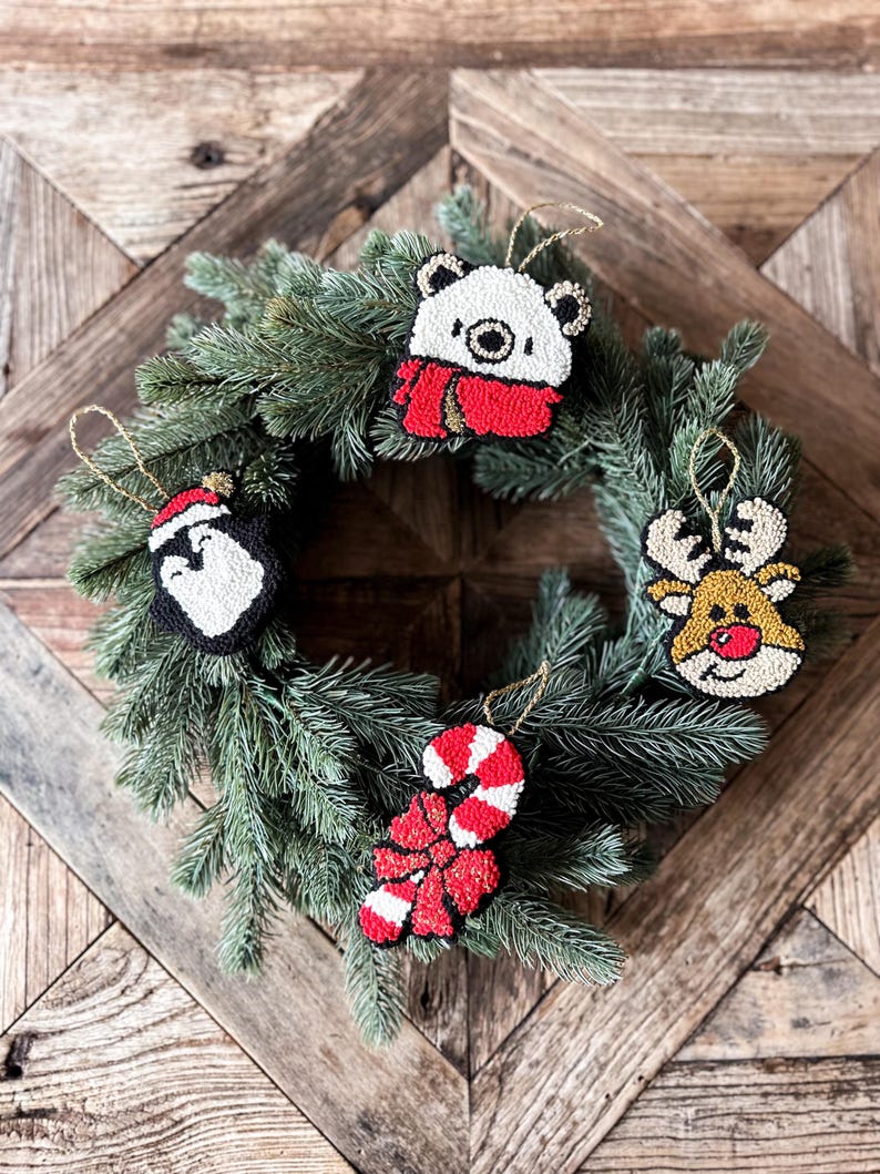 patrón aguja mágica
aguja mágica pdf
bastón de caramelo
plantilla de navidad
caramelo diy pdf
adorno menta pdf
arte festivo pdf
adorno lazo rojo
patrón deco árbol
manualidad navidad
patrón rug hooking
plantilla tufting
aguja mágica fácil
descarga digital
deco navidad pdf
arte dulce aguja
adorno árbol navidad
deco navidad diy
patrón imprimible
aguja mágica pdf
patrón lana diy
plantilla bordado
navidad hecha a mano
manualidad invierno
aguja mágica fiesta