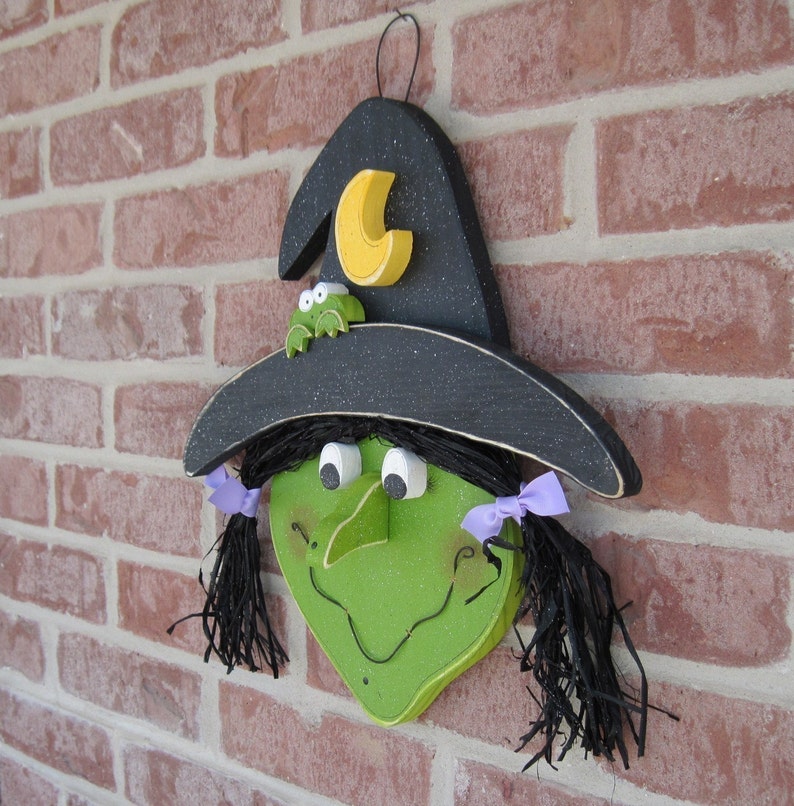 HALLOWEEN WITCH HEAD with frog and crescent moon for | Etsy