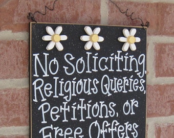 No Soliciting Daisy Sign – Handcrafted Home Decor
