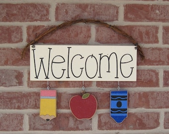 Monthly  WELCOME SIGN (AUGUST) for wall and home decor