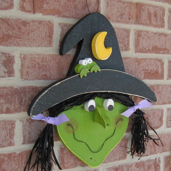 HALLOWEEN WITCH HEAD with frog and crescent moon for Halloween, Fall, wall and door hanging decor