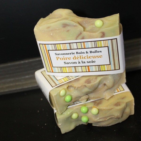 Savon Poire délicieusement épicée, handmade soap, fait main, silk soap, soie