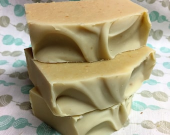 Savon Curcuma et poudre d'encens, douceur, visage, corps,  hydratant, fait main, handmade