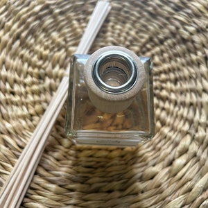 Diffuseur aromatique avec bâton de rotin de bambou, parfum de maison, reed diffuser, house perfume, home fragrance image 5