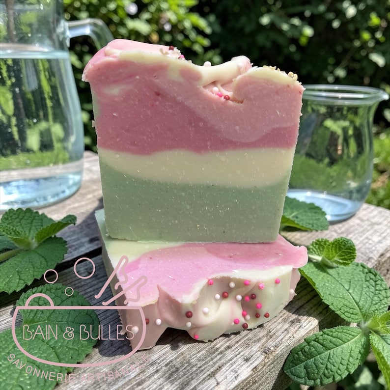 Savon Melon d'eau, watermelon, handmade soap, fait main, savon frais, estival, argile, soie afbeelding 2